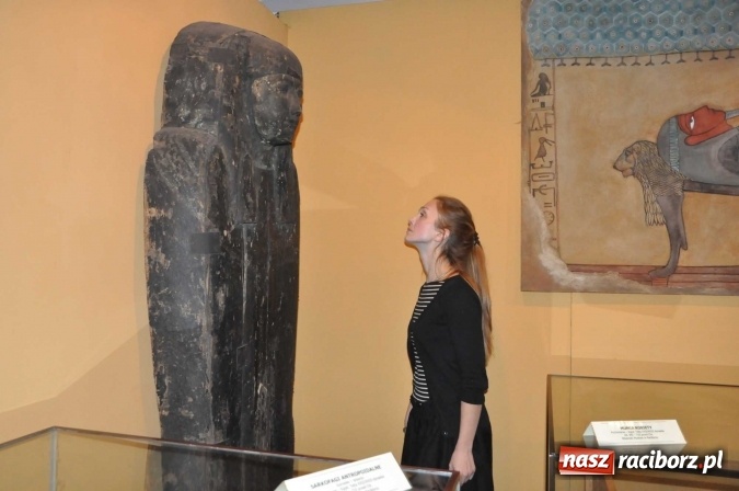 Zdjęcie w galerii na portalu naszraciborz.pl: Trwa konserwacja egipskiego sarkofagu z Raciborza [WIDEO] wiadomości z regionu