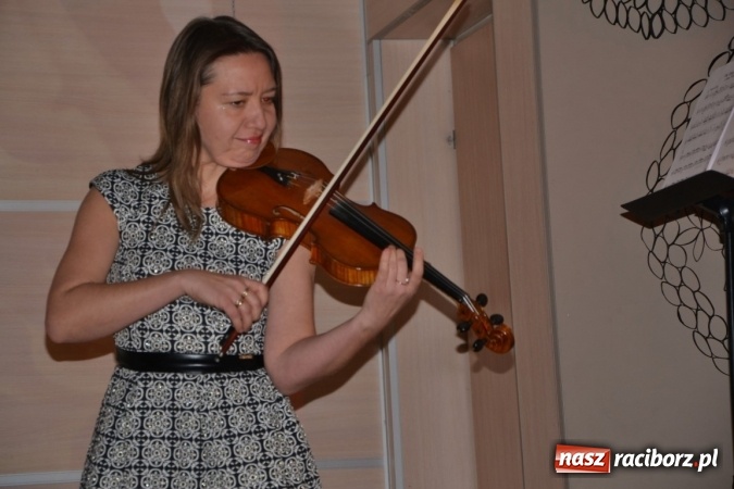 Zdjęcie w galerii na portalu naszraciborz.pl: Tworków. Muzyka jest dobra na wszystko  wiadomości z regionu