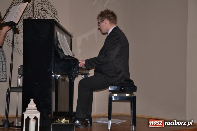 Zdjęcie w galerii na portalu naszraciborz.pl: Tworków. Muzyka jest dobra na wszystko  wiadomości z regionu