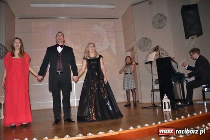 Zdjęcie w galerii na portalu naszraciborz.pl: Tworków. Muzyka jest dobra na wszystko  wiadomości z regionu