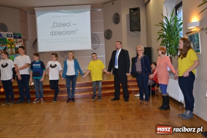 Zdjęcie w galerii na portalu naszraciborz.pl: Spotkanie integracyjne Dzieci – Dzieciom wiadomości z regionu