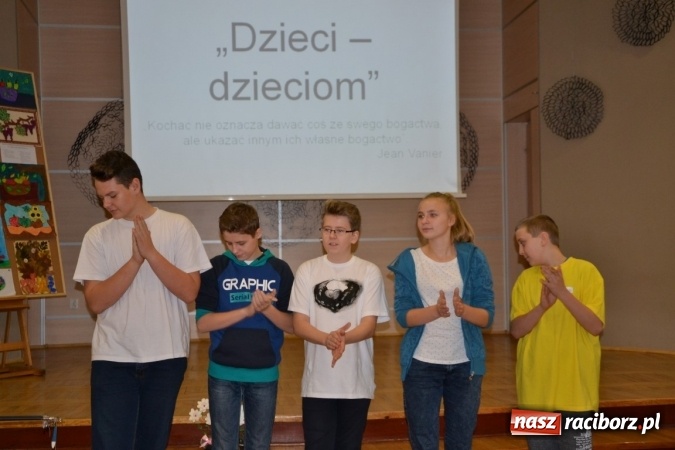 Zdjęcie w galerii na portalu naszraciborz.pl: Spotkanie integracyjne Dzieci – Dzieciom wiadomości z regionu