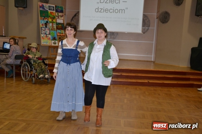 Zdjęcie w galerii na portalu naszraciborz.pl: Spotkanie integracyjne Dzieci – Dzieciom wiadomości z regionu