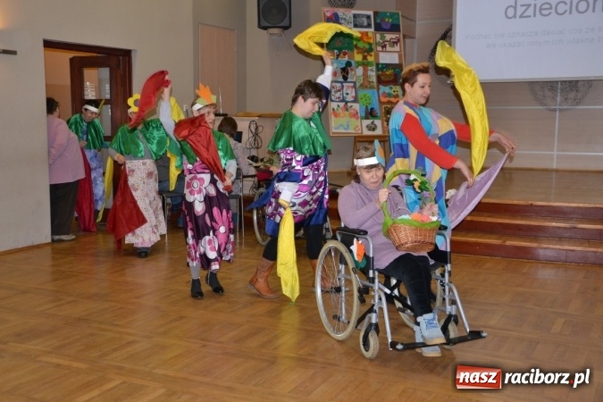 Zdjęcie w galerii na portalu naszraciborz.pl: Spotkanie integracyjne Dzieci – Dzieciom wiadomości z regionu
