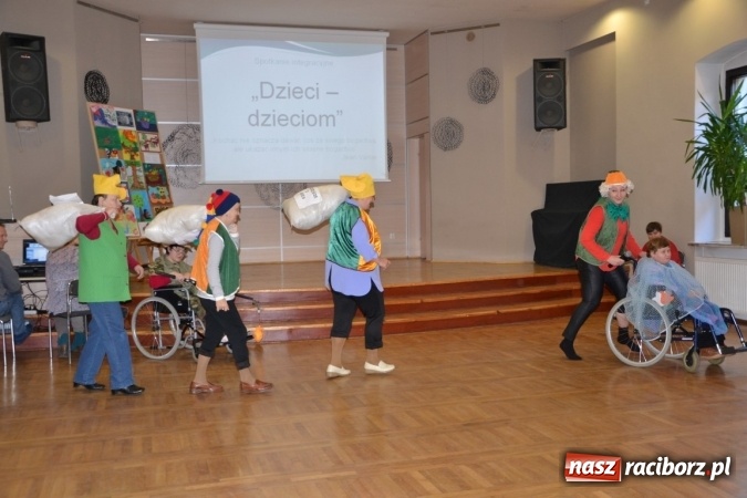 Zdjęcie w galerii na portalu naszraciborz.pl: Spotkanie integracyjne Dzieci – Dzieciom wiadomości z regionu