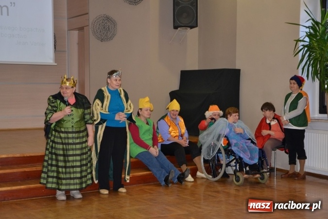 Zdjęcie w galerii na portalu naszraciborz.pl: Spotkanie integracyjne Dzieci – Dzieciom wiadomości z regionu