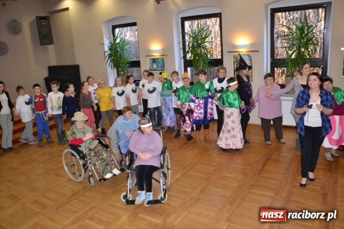 Zdjęcie w galerii na portalu naszraciborz.pl: Spotkanie integracyjne Dzieci – Dzieciom wiadomości z regionu