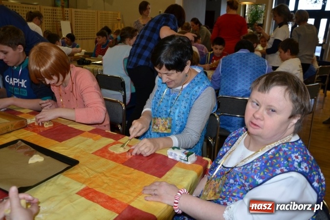 Zdjęcie w galerii na portalu naszraciborz.pl: Spotkanie integracyjne Dzieci – Dzieciom wiadomości z regionu