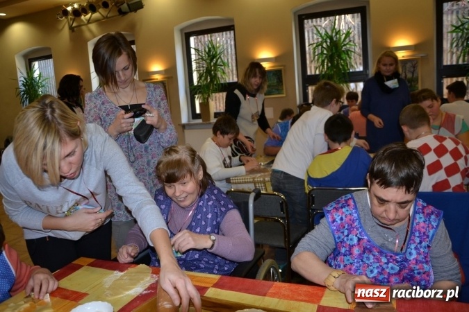 Zdjęcie w galerii na portalu naszraciborz.pl: Spotkanie integracyjne Dzieci – Dzieciom wiadomości z regionu