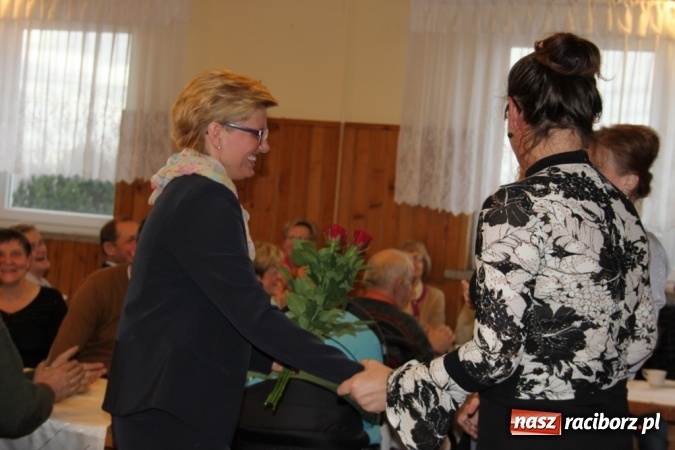 Zdjęcie w galerii na portalu naszraciborz.pl: Do Wojnowic zawitał już wyczekiwany św. Mikołaj wiadomości z regionu