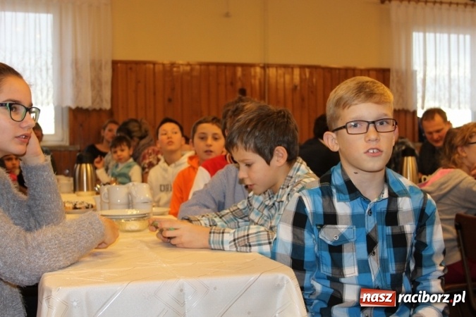 Zdjęcie w galerii na portalu naszraciborz.pl: Do Wojnowic zawitał już wyczekiwany św. Mikołaj wiadomości z regionu