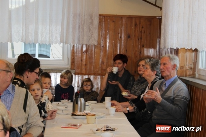Zdjęcie w galerii na portalu naszraciborz.pl: Do Wojnowic zawitał już wyczekiwany św. Mikołaj wiadomości z regionu