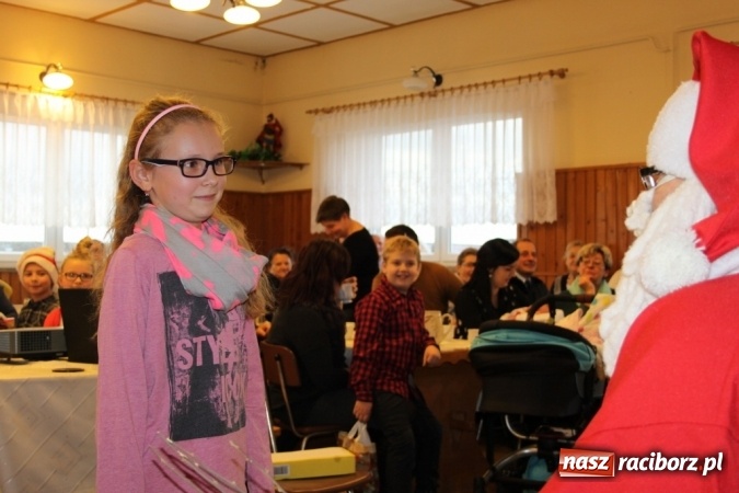 Zdjęcie w galerii na portalu naszraciborz.pl: Do Wojnowic zawitał już wyczekiwany św. Mikołaj wiadomości z regionu