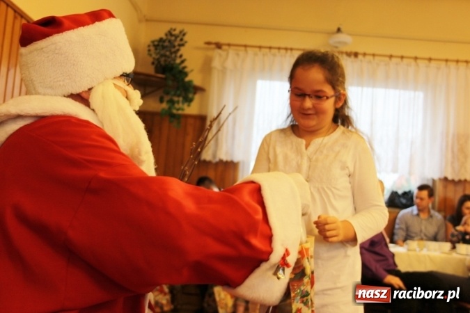 Zdjęcie w galerii na portalu naszraciborz.pl: Do Wojnowic zawitał już wyczekiwany św. Mikołaj wiadomości z regionu