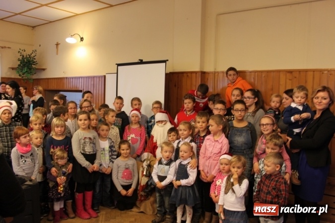Zdjęcie w galerii na portalu naszraciborz.pl: Do Wojnowic zawitał już wyczekiwany św. Mikołaj wiadomości z regionu