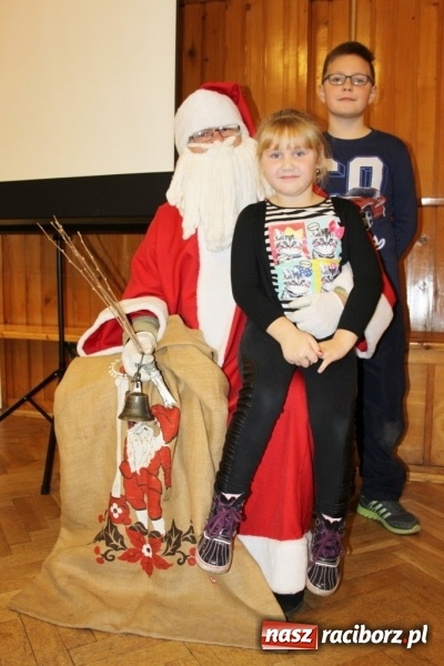 Zdjęcie w galerii na portalu naszraciborz.pl: Do Wojnowic zawitał już wyczekiwany św. Mikołaj wiadomości z regionu