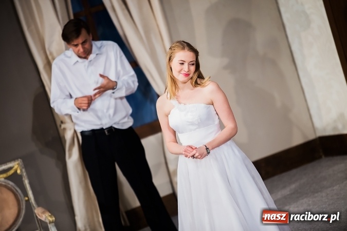 Zdjęcie w galerii na portalu naszraciborz.pl: Wiecz&oacute;r kawalerski w wykonaniu aktor&oacute;w Teatru Bagatela wiadomości z regionu