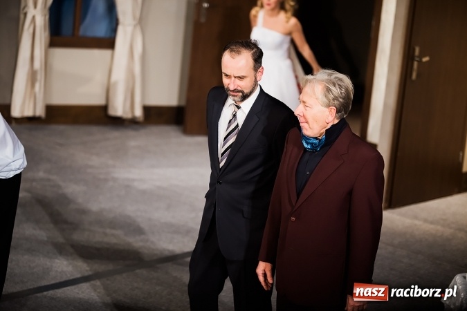 Zdjęcie w galerii na portalu naszraciborz.pl: Wiecz&oacute;r kawalerski w wykonaniu aktor&oacute;w Teatru Bagatela wiadomości z regionu