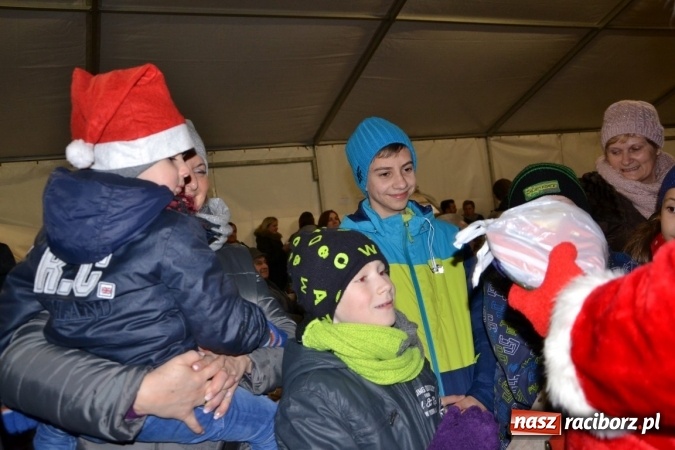 Zdjęcie w galerii na portalu naszraciborz.pl: Doskonałe nastroje na zabełkowskim kiermaszu  wiadomości z regionu