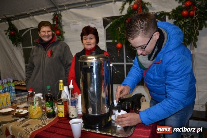 Zdjęcie w galerii na portalu naszraciborz.pl: Doskonałe nastroje na zabełkowskim kiermaszu  wiadomości z regionu