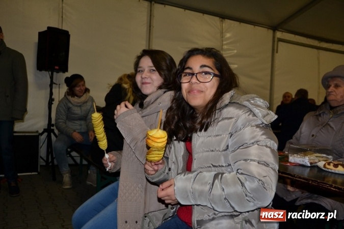 Zdjęcie w galerii na portalu naszraciborz.pl: Doskonałe nastroje na zabełkowskim kiermaszu  wiadomości z regionu