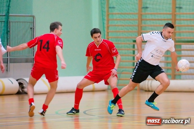 Zdjęcie w galerii na portalu naszraciborz.pl: HLPN: Niedzielne strzelanie w Arenie Rafako wiadomości z regionu