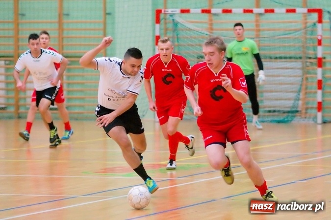 Zdjęcie w galerii na portalu naszraciborz.pl: HLPN: Niedzielne strzelanie w Arenie Rafako wiadomości z regionu