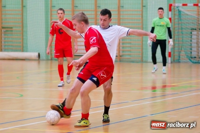 Zdjęcie w galerii na portalu naszraciborz.pl: HLPN: Niedzielne strzelanie w Arenie Rafako wiadomości z regionu