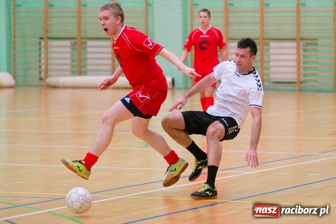 Zdjęcie w galerii na portalu naszraciborz.pl: HLPN: Niedzielne strzelanie w Arenie Rafako wiadomości z regionu
