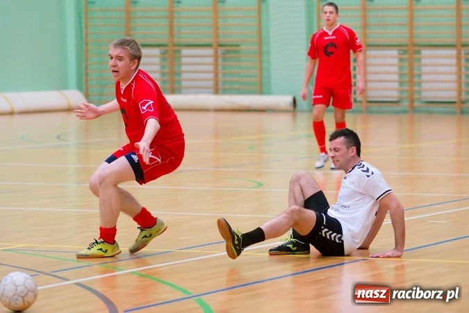 Zdjęcie w galerii na portalu naszraciborz.pl: HLPN: Niedzielne strzelanie w Arenie Rafako wiadomości z regionu