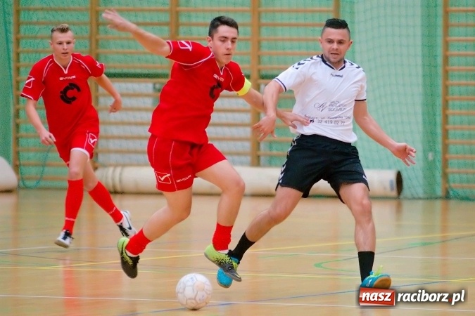 Zdjęcie w galerii na portalu naszraciborz.pl: HLPN: Niedzielne strzelanie w Arenie Rafako wiadomości z regionu