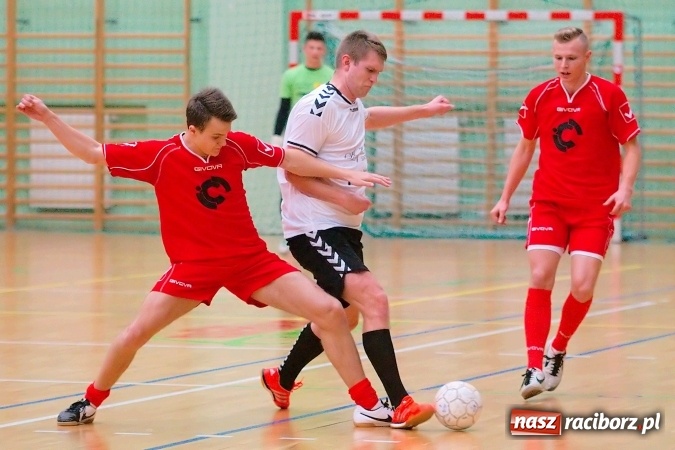 Zdjęcie w galerii na portalu naszraciborz.pl: HLPN: Niedzielne strzelanie w Arenie Rafako wiadomości z regionu