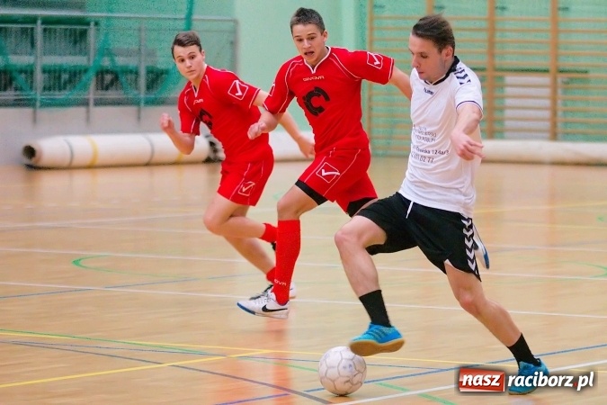 Zdjęcie w galerii na portalu naszraciborz.pl: HLPN: Niedzielne strzelanie w Arenie Rafako wiadomości z regionu