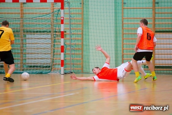 Zdjęcie w galerii na portalu naszraciborz.pl: HLPN: Niedzielne strzelanie w Arenie Rafako wiadomości z regionu