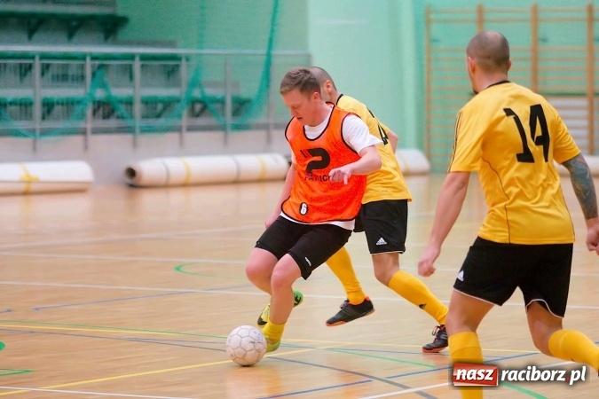 Zdjęcie w galerii na portalu naszraciborz.pl: HLPN: Niedzielne strzelanie w Arenie Rafako wiadomości z regionu