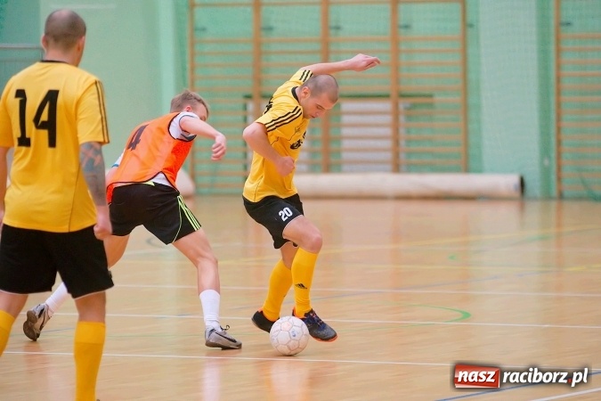 Zdjęcie w galerii na portalu naszraciborz.pl: HLPN: Niedzielne strzelanie w Arenie Rafako wiadomości z regionu