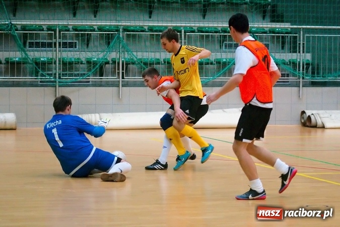 Zdjęcie w galerii na portalu naszraciborz.pl: HLPN: Niedzielne strzelanie w Arenie Rafako wiadomości z regionu