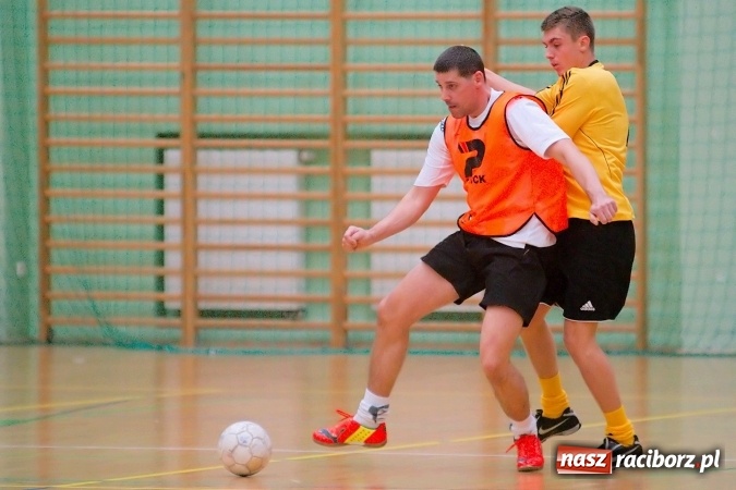 Zdjęcie w galerii na portalu naszraciborz.pl: HLPN: Niedzielne strzelanie w Arenie Rafako wiadomości z regionu