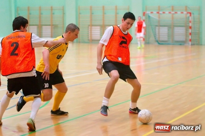 Zdjęcie w galerii na portalu naszraciborz.pl: HLPN: Niedzielne strzelanie w Arenie Rafako wiadomości z regionu