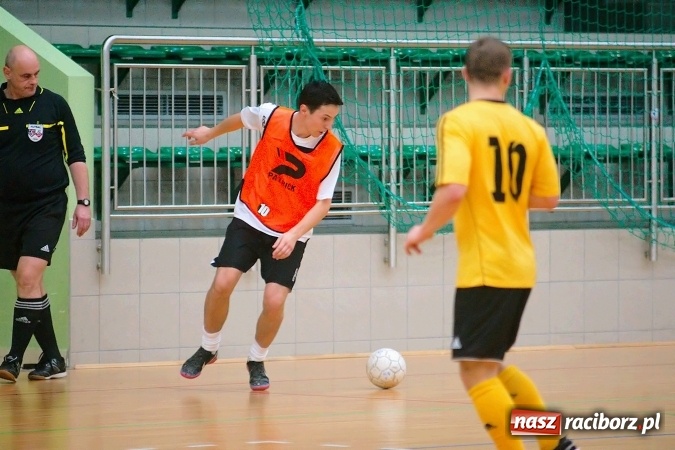 Zdjęcie w galerii na portalu naszraciborz.pl: HLPN: Niedzielne strzelanie w Arenie Rafako wiadomości z regionu