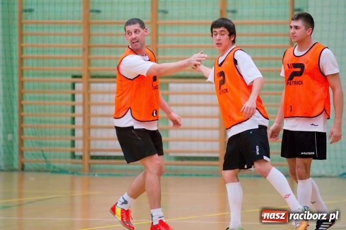 Zdjęcie w galerii na portalu naszraciborz.pl: HLPN: Niedzielne strzelanie w Arenie Rafako wiadomości z regionu