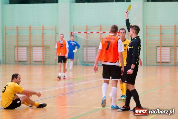 Zdjęcie w galerii na portalu naszraciborz.pl: HLPN: Niedzielne strzelanie w Arenie Rafako wiadomości z regionu