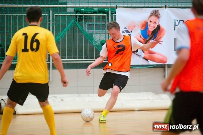 Zdjęcie w galerii na portalu naszraciborz.pl: HLPN: Niedzielne strzelanie w Arenie Rafako wiadomości z regionu