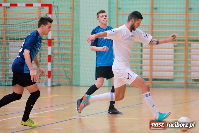 Zdjęcie w galerii na portalu naszraciborz.pl: HLPN: Niedzielne strzelanie w Arenie Rafako wiadomości z regionu