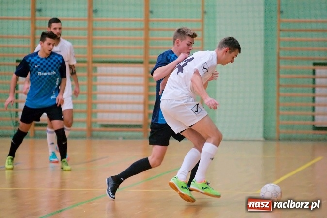 Zdjęcie w galerii na portalu naszraciborz.pl: HLPN: Niedzielne strzelanie w Arenie Rafako wiadomości z regionu