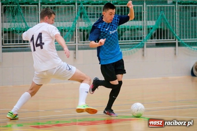 Zdjęcie w galerii na portalu naszraciborz.pl: HLPN: Niedzielne strzelanie w Arenie Rafako wiadomości z regionu