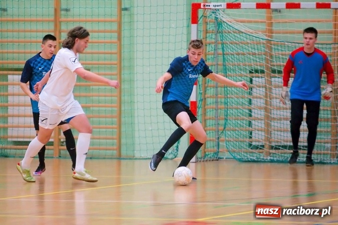 Zdjęcie w galerii na portalu naszraciborz.pl: HLPN: Niedzielne strzelanie w Arenie Rafako wiadomości z regionu