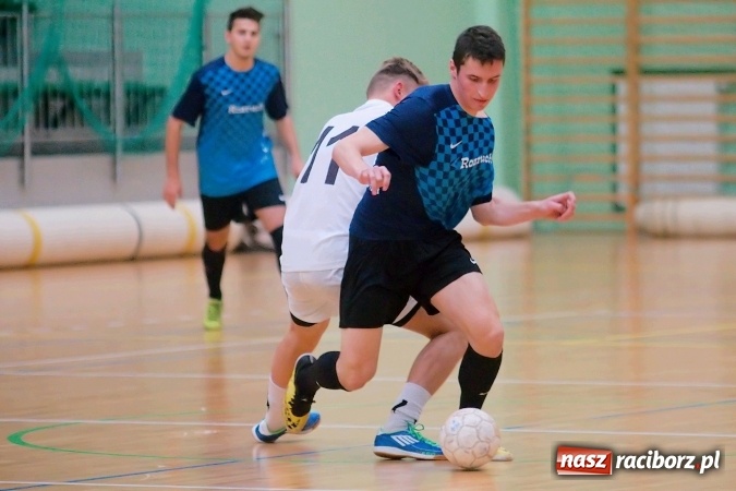 Zdjęcie w galerii na portalu naszraciborz.pl: HLPN: Niedzielne strzelanie w Arenie Rafako wiadomości z regionu