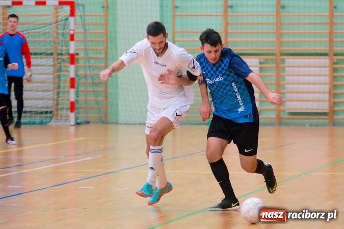 Zdjęcie w galerii na portalu naszraciborz.pl: HLPN: Niedzielne strzelanie w Arenie Rafako wiadomości z regionu