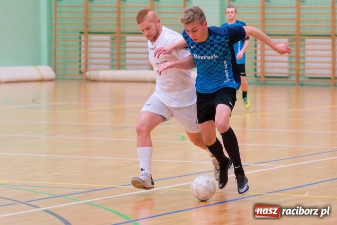 Zdjęcie w galerii na portalu naszraciborz.pl: HLPN: Niedzielne strzelanie w Arenie Rafako wiadomości z regionu